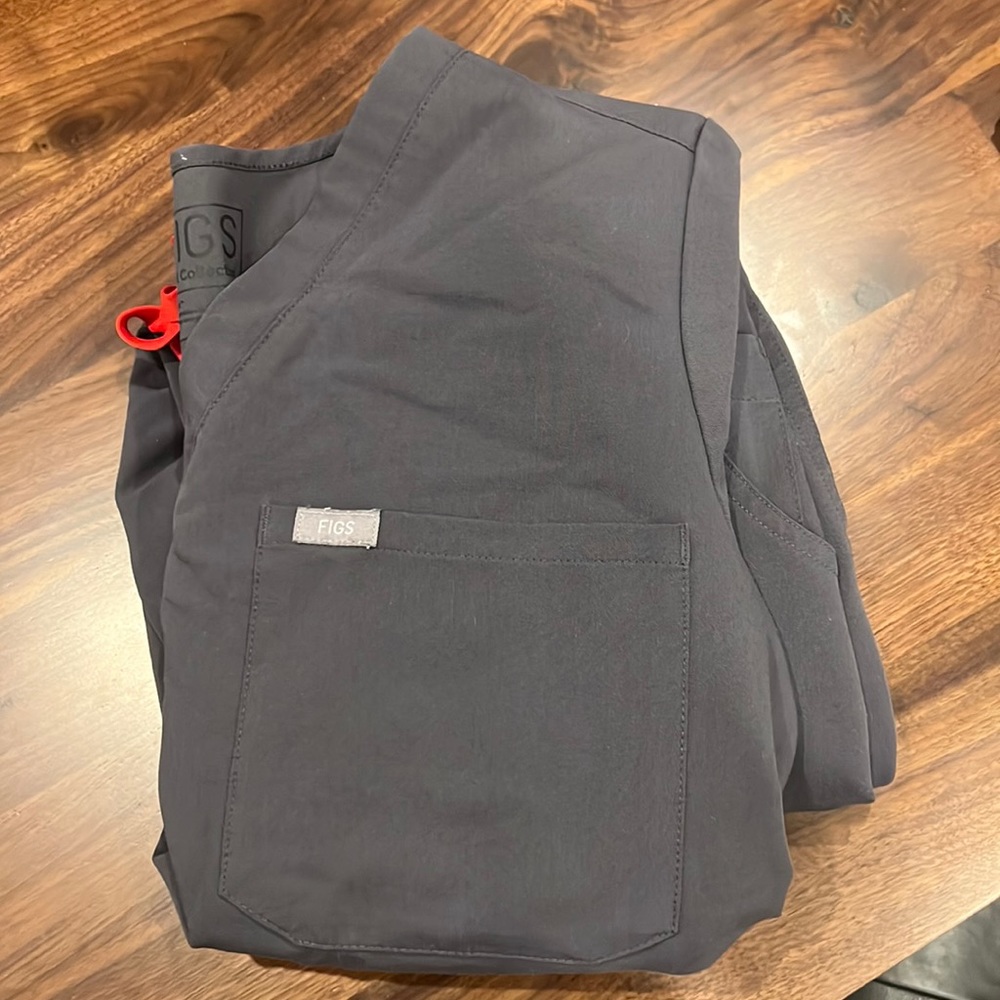 Limited edition Figs charcoal scrub set